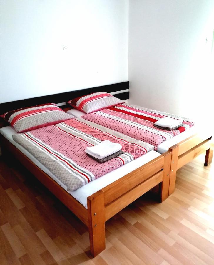 Licki Krovovi Gračac Dış mekan fotoğraf